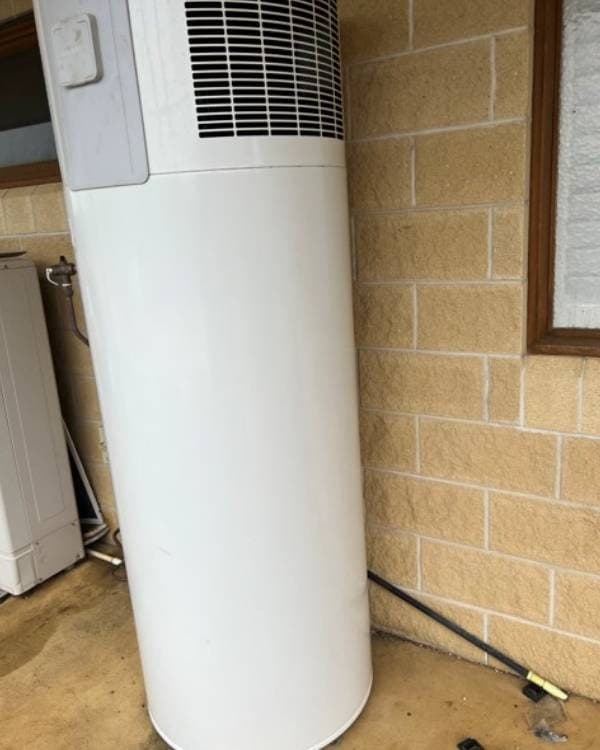 Heat pump hot water unit