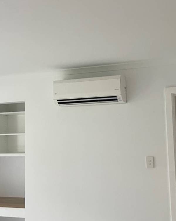 Wall-mounted split head